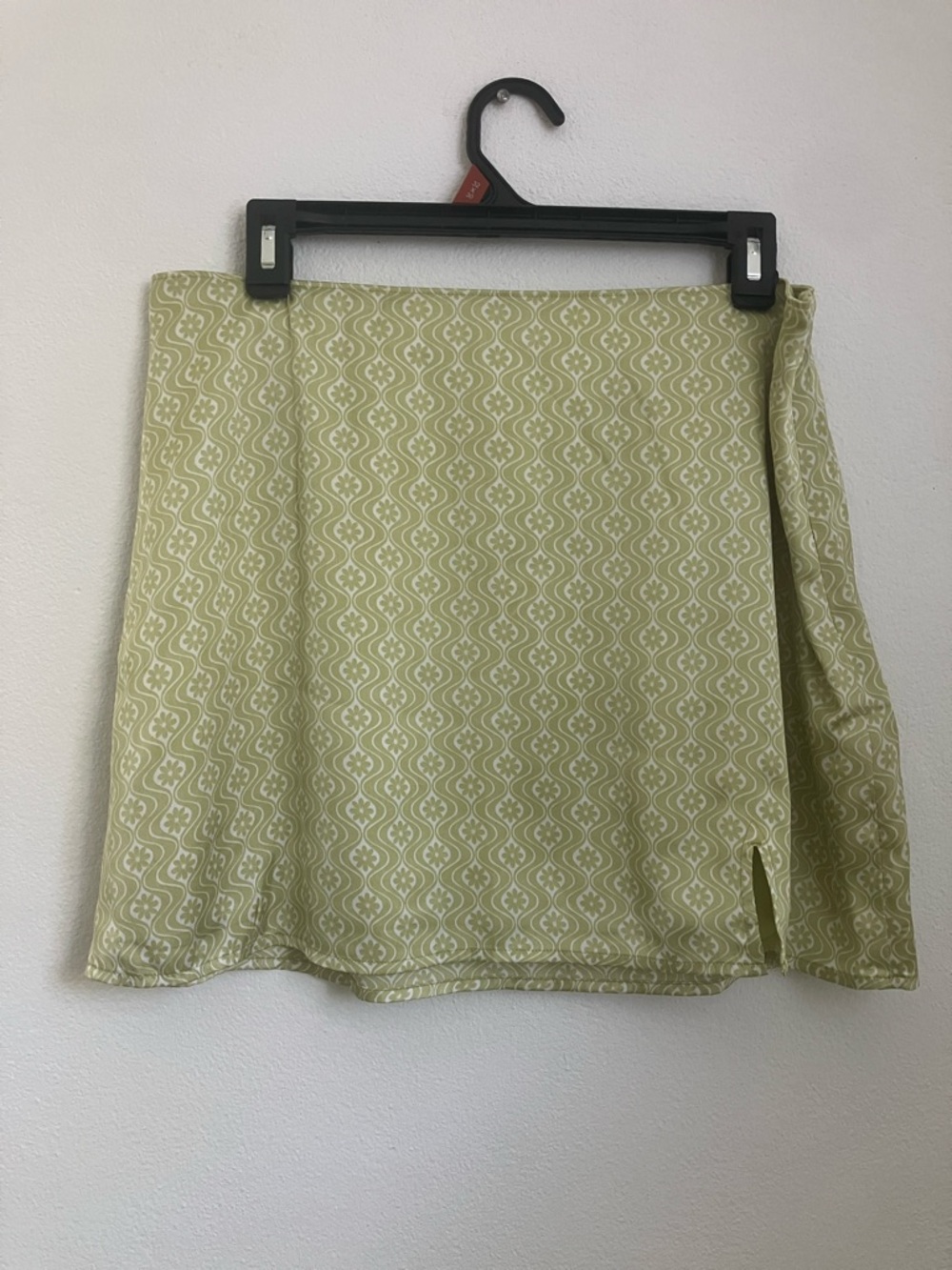 Hollister Light Green Floral Patterned High Rise Mini Skirt with Slit